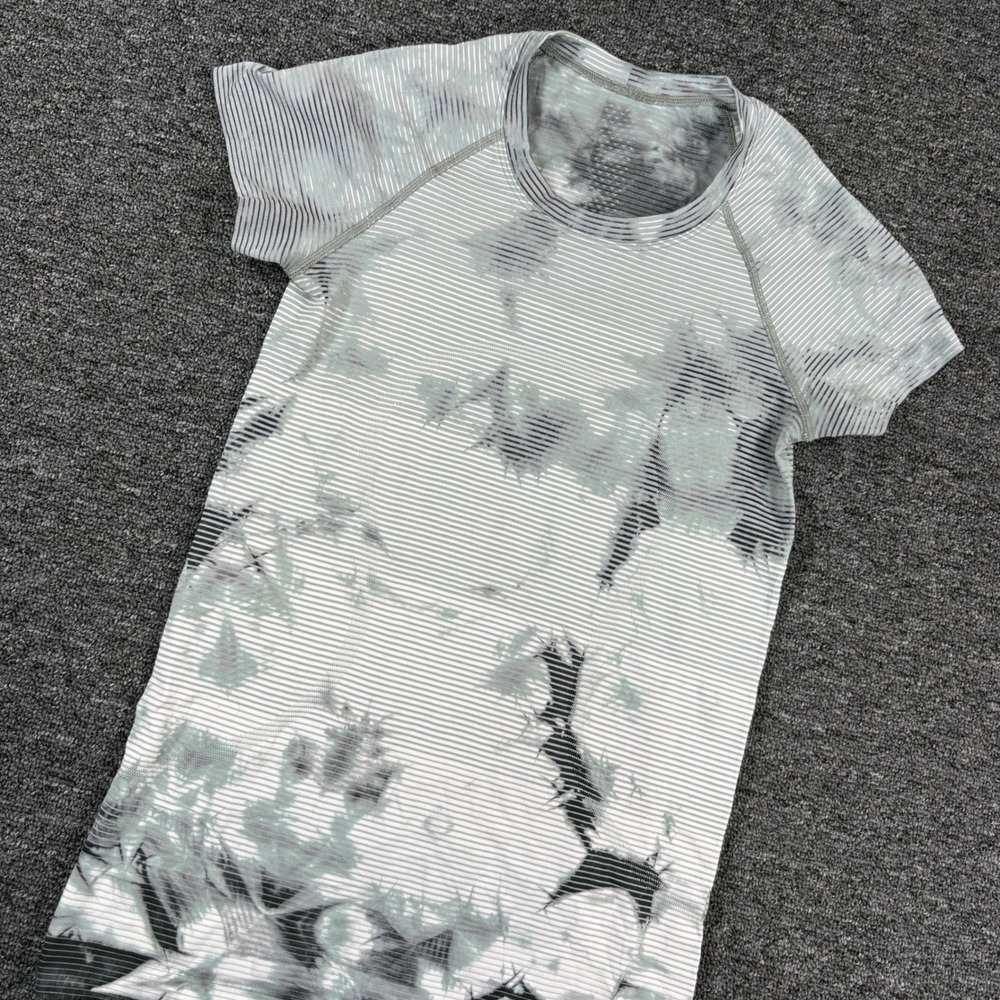 Lululemon Swiftly Tech Short Sleeve 2.0 Women 4 Grey Tie Dye Stripe Shirt